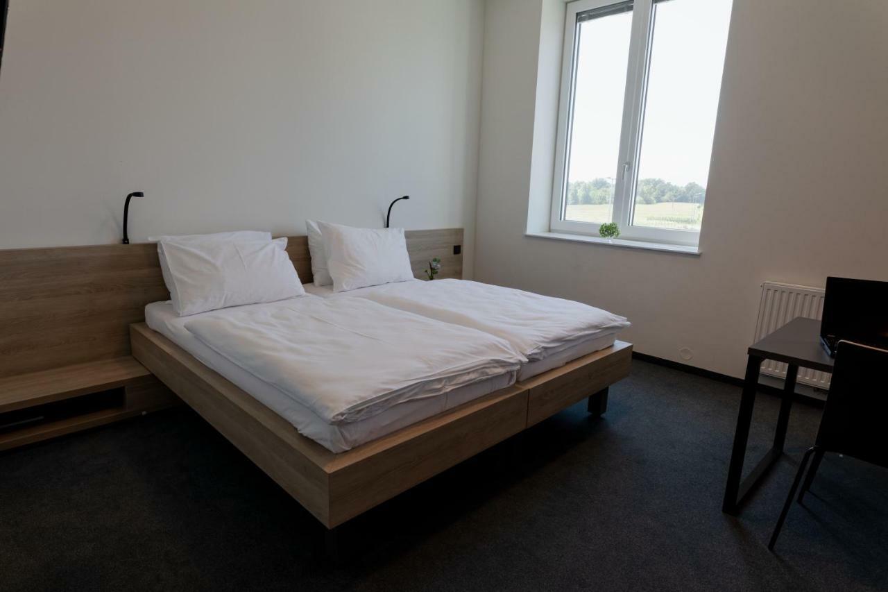 Tt-Rooms - Kontaktlos Mit Self Check-In I Free Parking Graz Exteriör bild